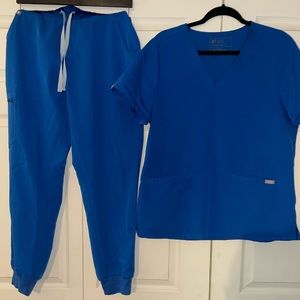 FIGS royal blue Zamora jogger scrub pants & Casma three pocket scrub top set - L